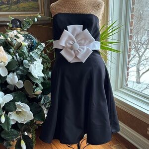 Francais  by Huey Waltzer Black and White Party Dress with Bow